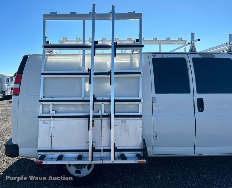 image for item KH9547 2009 GMC Savana G3500  utility van