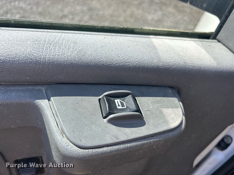 image for item KH9547 2009 GMC Savana G3500  utility van