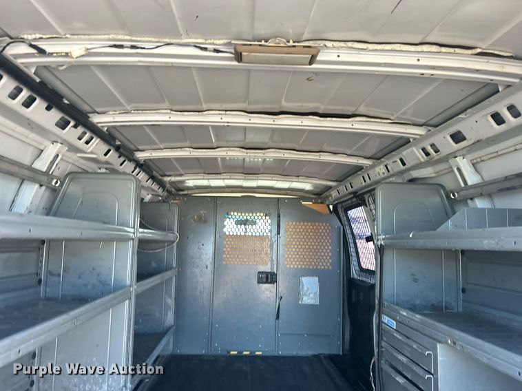 image for item KH9547 2009 GMC Savana G3500  utility van