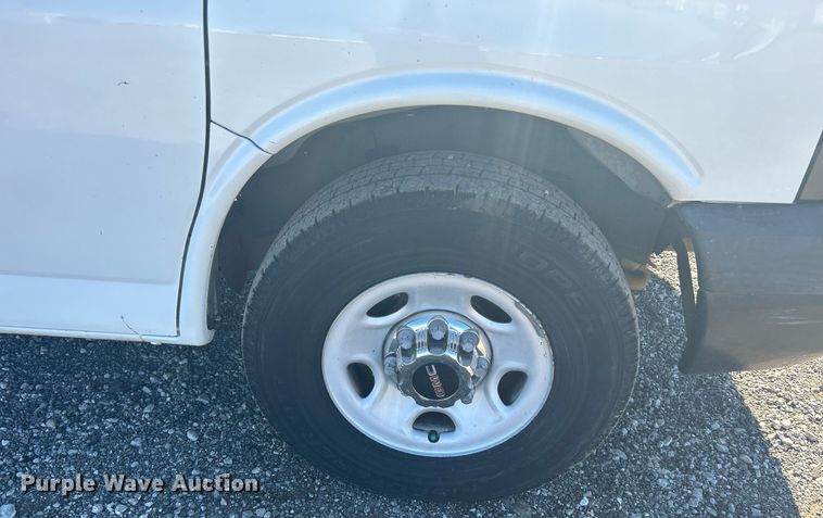 image for item KH9547 2009 GMC Savana G3500  utility van