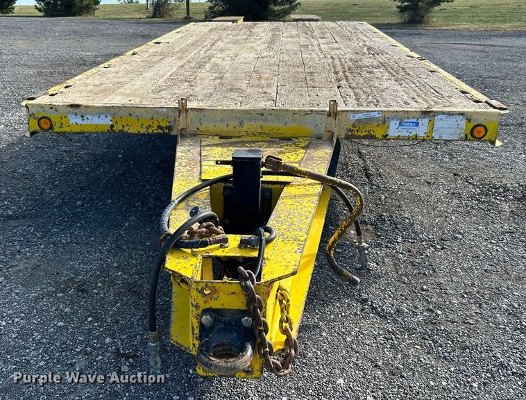 image for item KH9579 2001 Dakota MFG Trail-Eze  equipment trailer