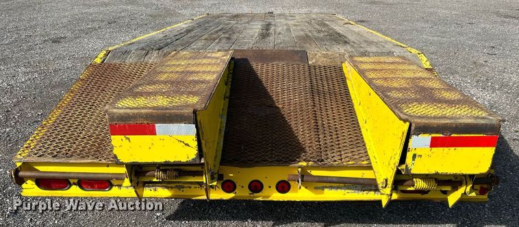 image for item KH9579 2001 Dakota MFG Trail-Eze  equipment trailer