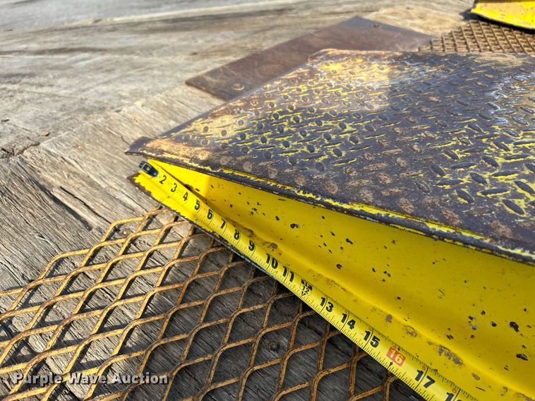 image for item KH9579 2001 Dakota MFG Trail-Eze  equipment trailer