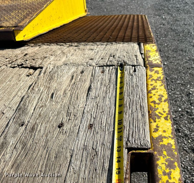 image for item KH9579 2001 Dakota MFG Trail-Eze  equipment trailer