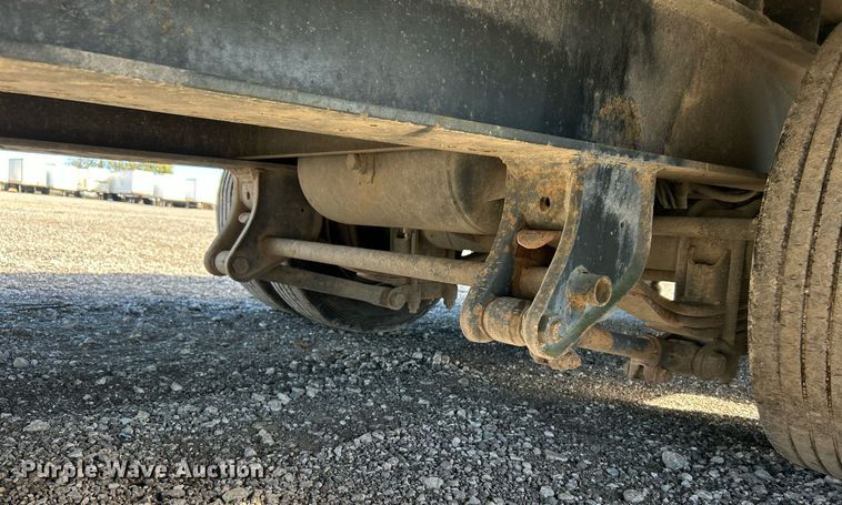 image for item KH9579 2001 Dakota MFG Trail-Eze  equipment trailer