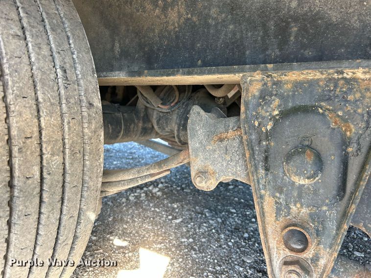 image for item KH9579 2001 Dakota MFG Trail-Eze  equipment trailer