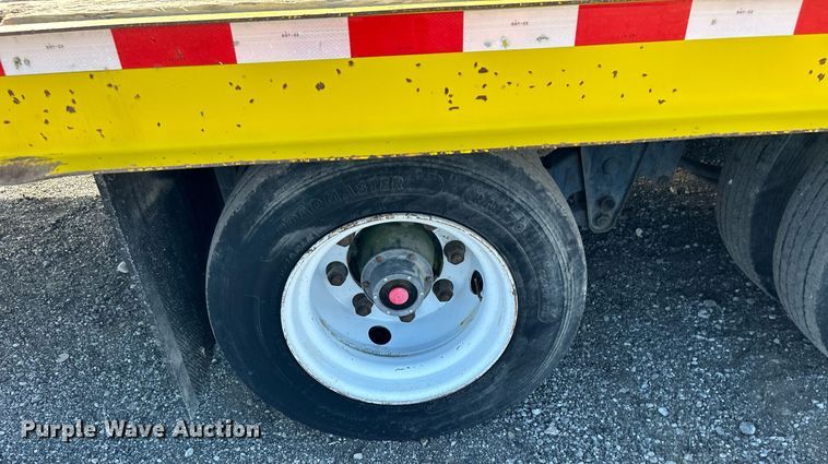 image for item KH9579 2001 Dakota MFG Trail-Eze  equipment trailer