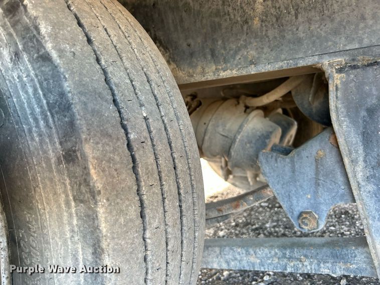 image for item KH9579 2001 Dakota MFG Trail-Eze  equipment trailer