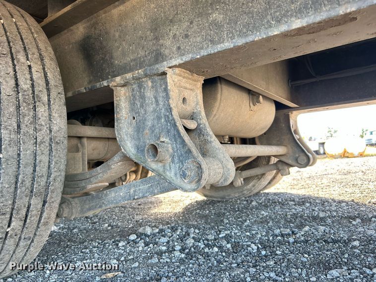 image for item KH9579 2001 Dakota MFG Trail-Eze  equipment trailer