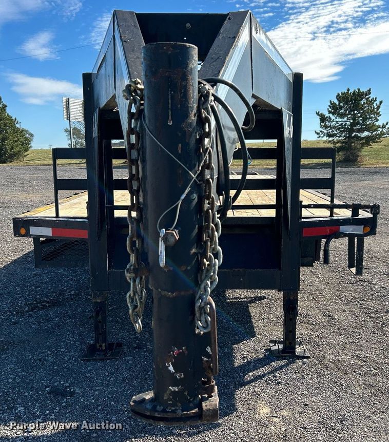 image for item KH9580 2007 Sure-Pull  equipment trailer