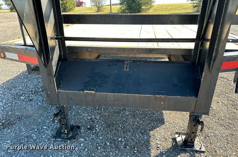 image for item KH9580 2007 Sure-Pull  equipment trailer