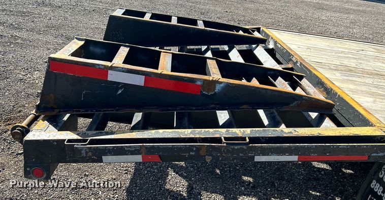 image for item KH9580 2007 Sure-Pull  equipment trailer