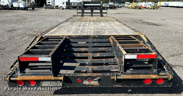 image for item KH9580 2007 Sure-Pull  equipment trailer