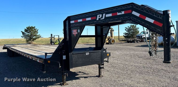 image for item KH9590 2020 PJ Trailer LD422  equipment trailer