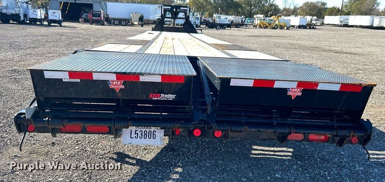 image for item KH9590 2020 PJ Trailer LD422  equipment trailer