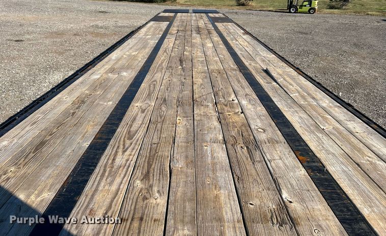 image for item KH9590 2020 PJ Trailer LD422  equipment trailer