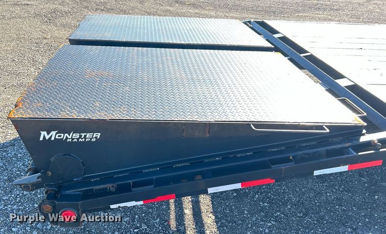 image for item KH9590 2020 PJ Trailer LD422  equipment trailer