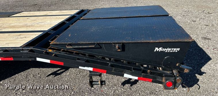 image for item KH9590 2020 PJ Trailer LD422  equipment trailer