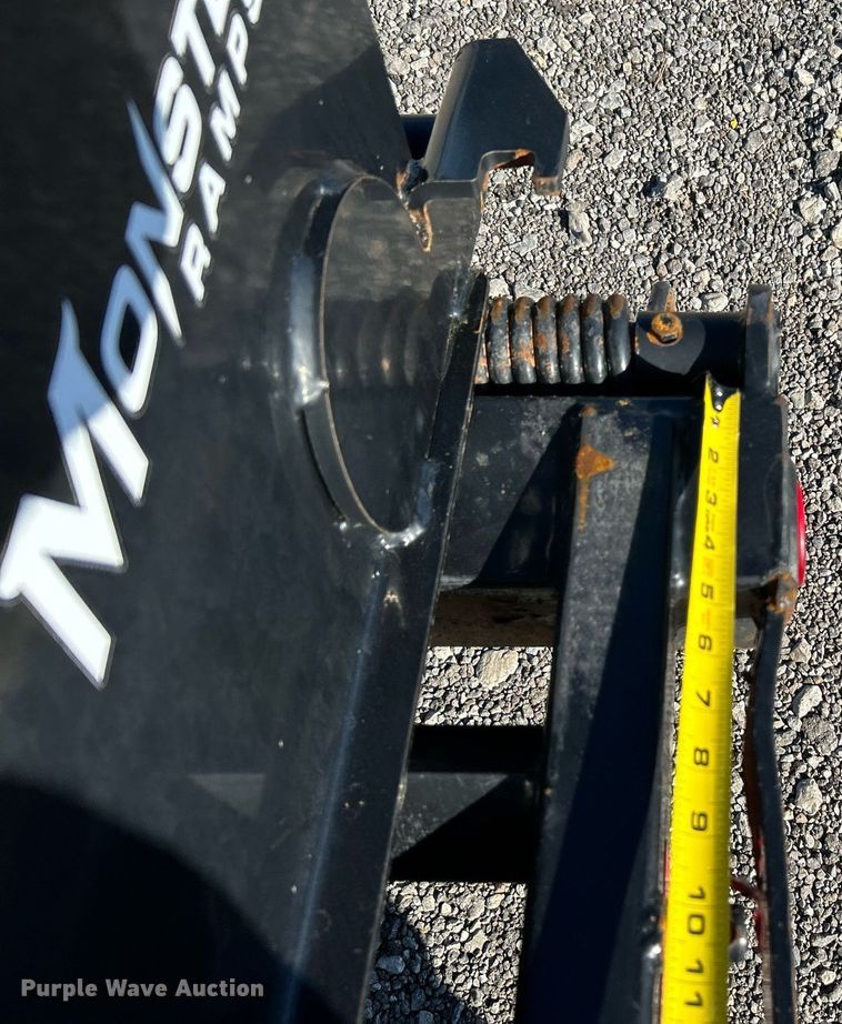 image for item KH9590 2020 PJ Trailer LD422  equipment trailer