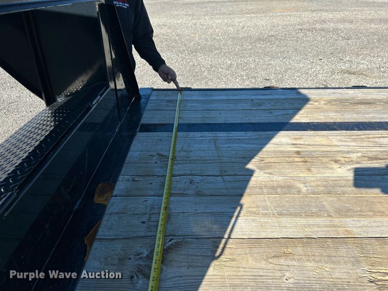 image for item KH9590 2020 PJ Trailer LD422  equipment trailer