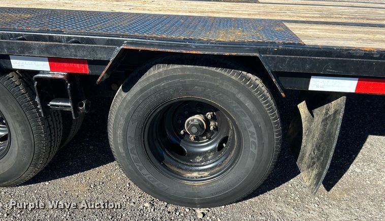 image for item KH9590 2020 PJ Trailer LD422  equipment trailer