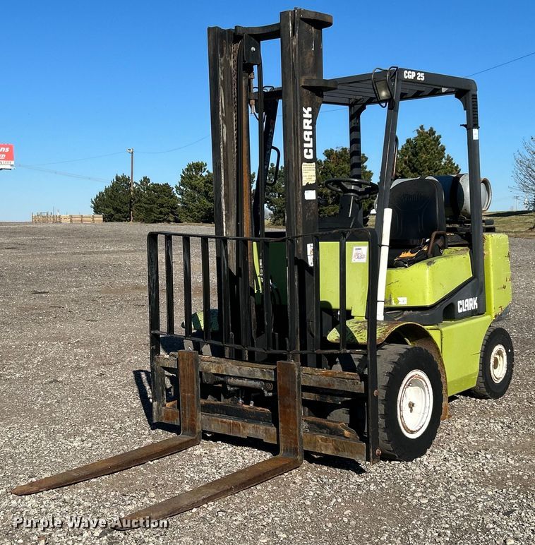 image for item KH9591 Clark CGP25  forklift