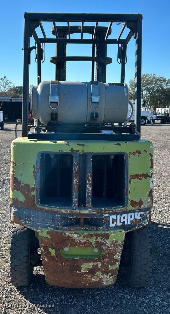 image for item KH9591 Clark CGP25  forklift