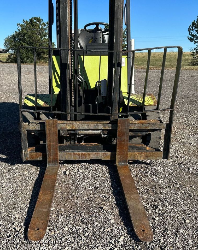image for item KH9591 Clark CGP25  forklift