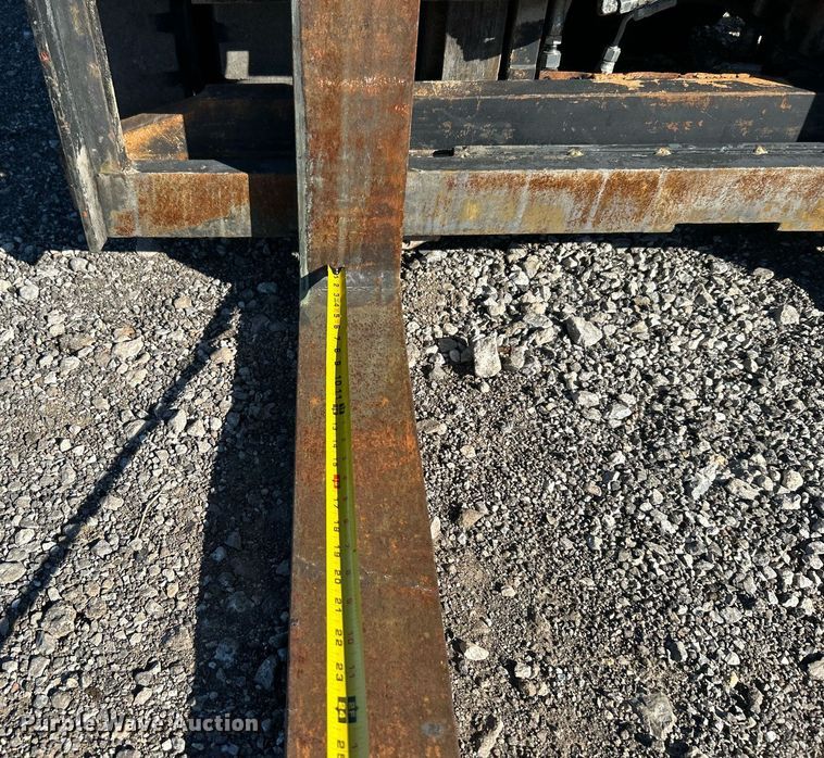 image for item KH9591 Clark CGP25  forklift