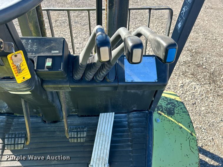 image for item KH9591 Clark CGP25  forklift