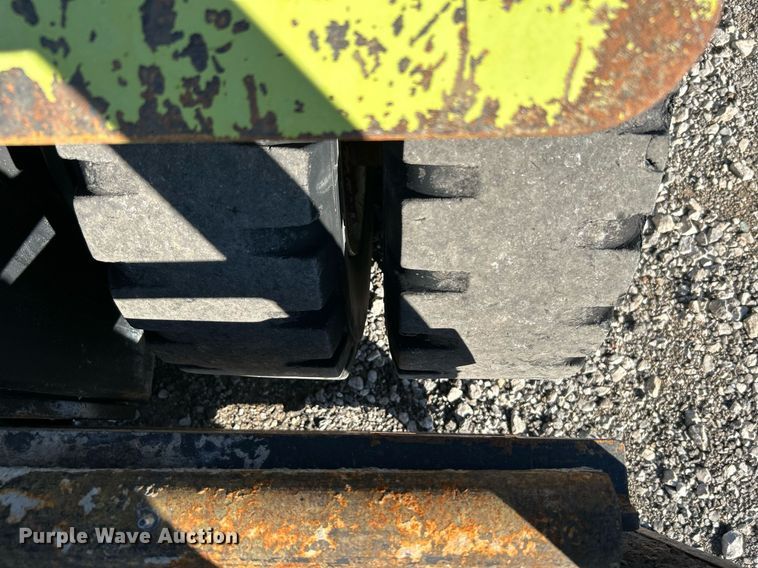 image for item KH9591 Clark CGP25  forklift