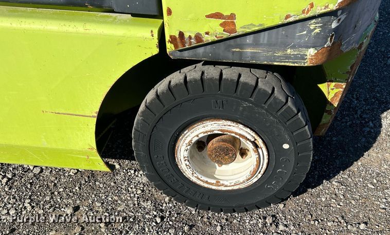 image for item KH9591 Clark CGP25  forklift