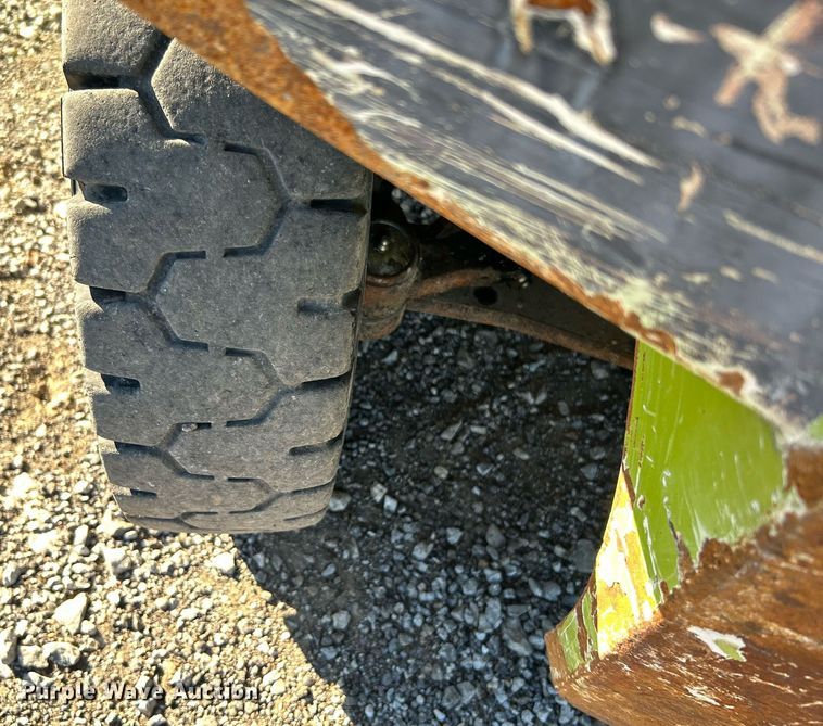 image for item KH9591 Clark CGP25  forklift