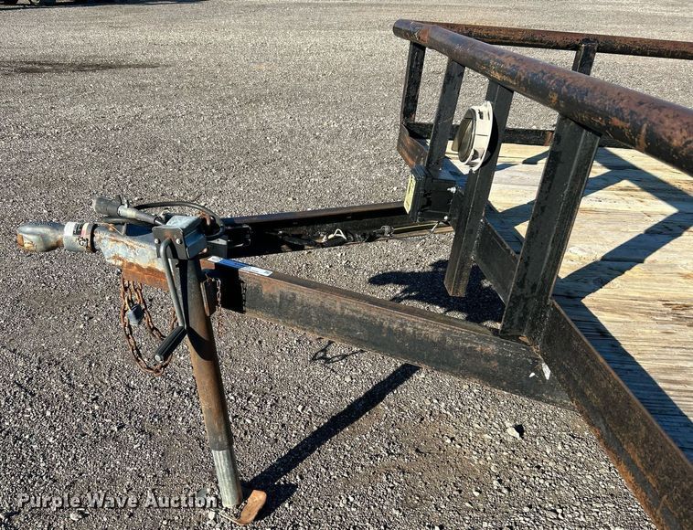 image for item KH9593 2006 Apache Trailers  utility trailer