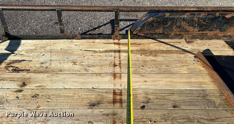 image for item KH9593 2006 Apache Trailers  utility trailer