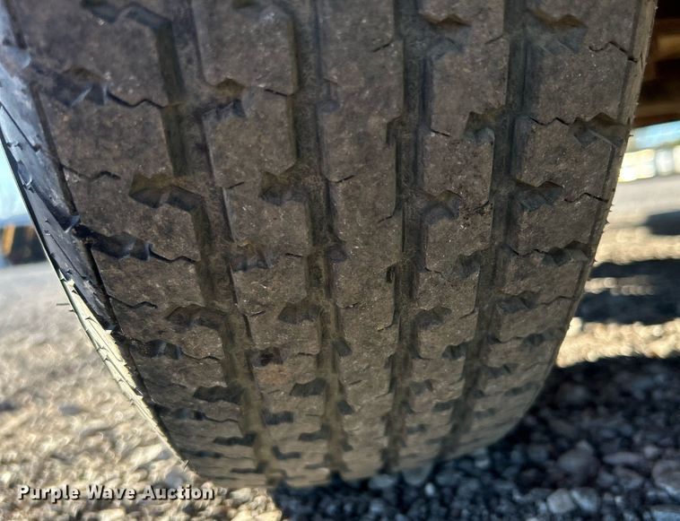 image for item KH9593 2006 Apache Trailers  utility trailer