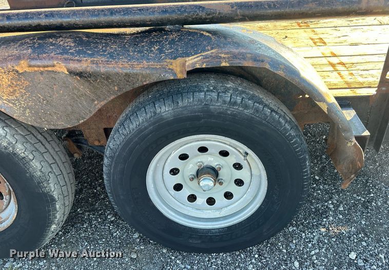 image for item KH9593 2006 Apache Trailers  utility trailer