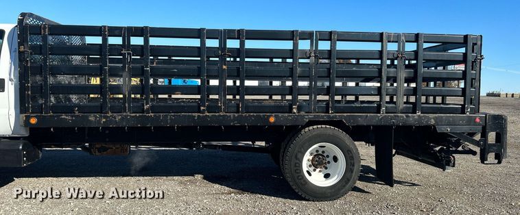 image for item KH9614 2015 Ford F650 Super Duty  flatbed truck
