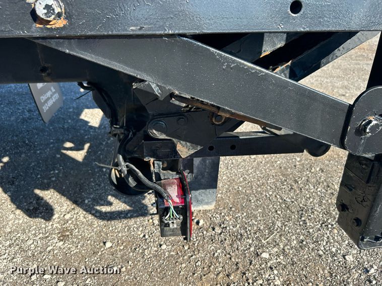 image for item KH9614 2015 Ford F650 Super Duty  flatbed truck