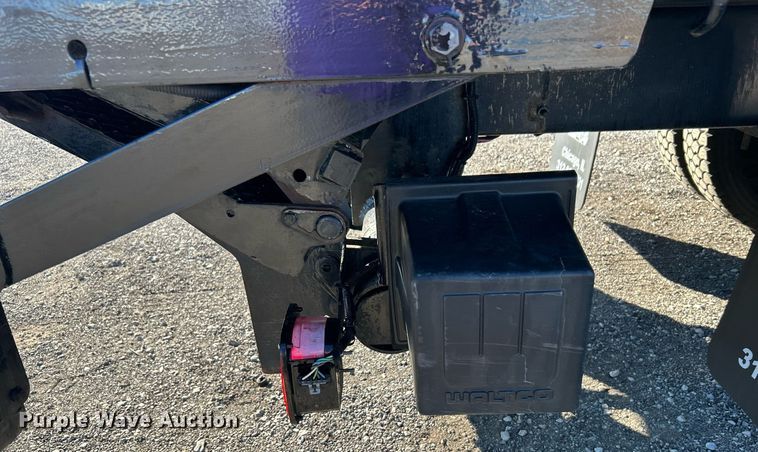 image for item KH9614 2015 Ford F650 Super Duty  flatbed truck