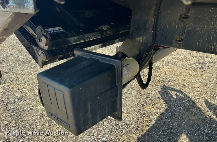 image for item KH9614 2015 Ford F650 Super Duty  flatbed truck