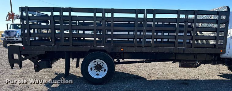 image for item KH9614 2015 Ford F650 Super Duty  flatbed truck