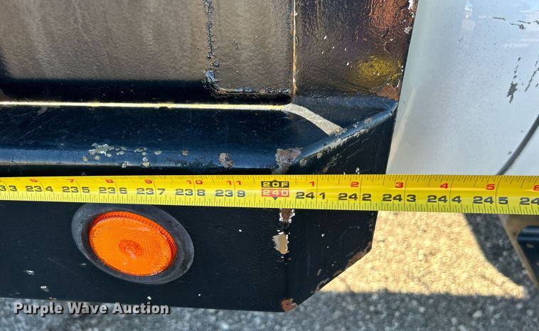 image for item KH9614 2015 Ford F650 Super Duty  flatbed truck