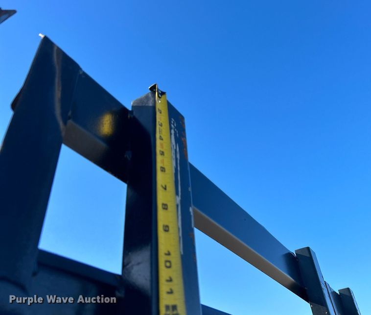 image for item KH9614 2015 Ford F650 Super Duty  flatbed truck