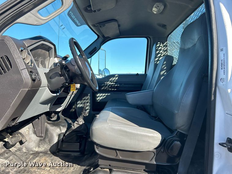 image for item KH9614 2015 Ford F650 Super Duty  flatbed truck