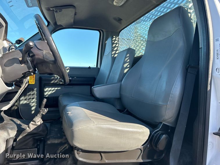 image for item KH9614 2015 Ford F650 Super Duty  flatbed truck