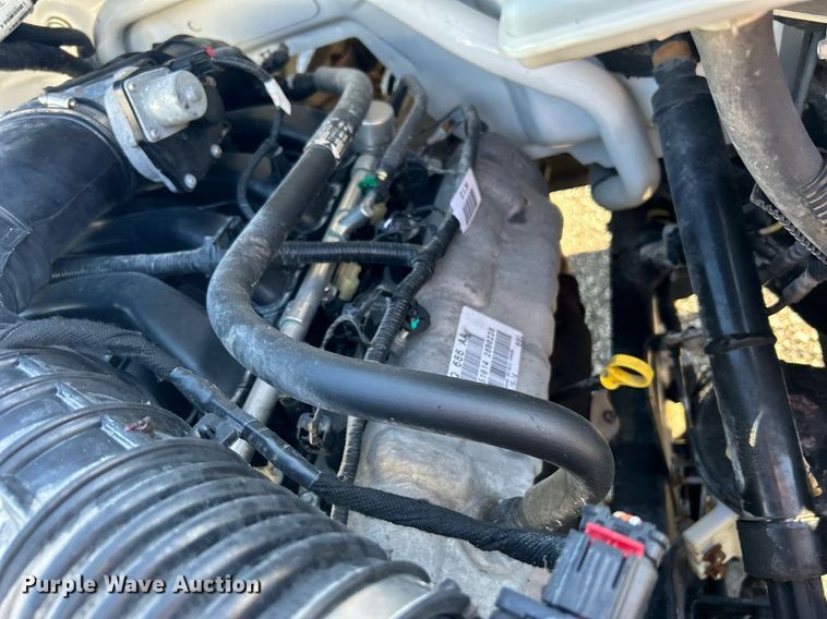 image for item KH9614 2015 Ford F650 Super Duty  flatbed truck