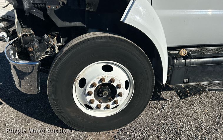 image for item KH9614 2015 Ford F650 Super Duty  flatbed truck