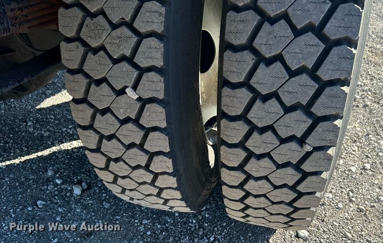 image for item KH9614 2015 Ford F650 Super Duty  flatbed truck