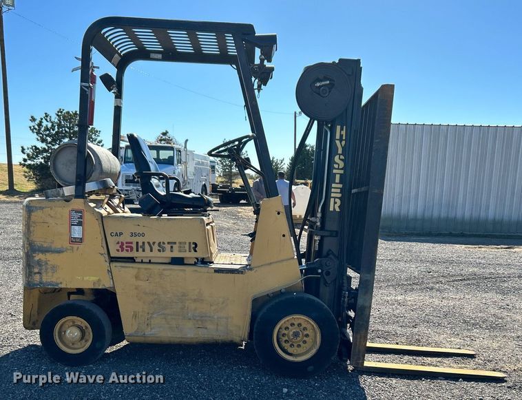 image for item KH9620 Hyster H35XL  forklift